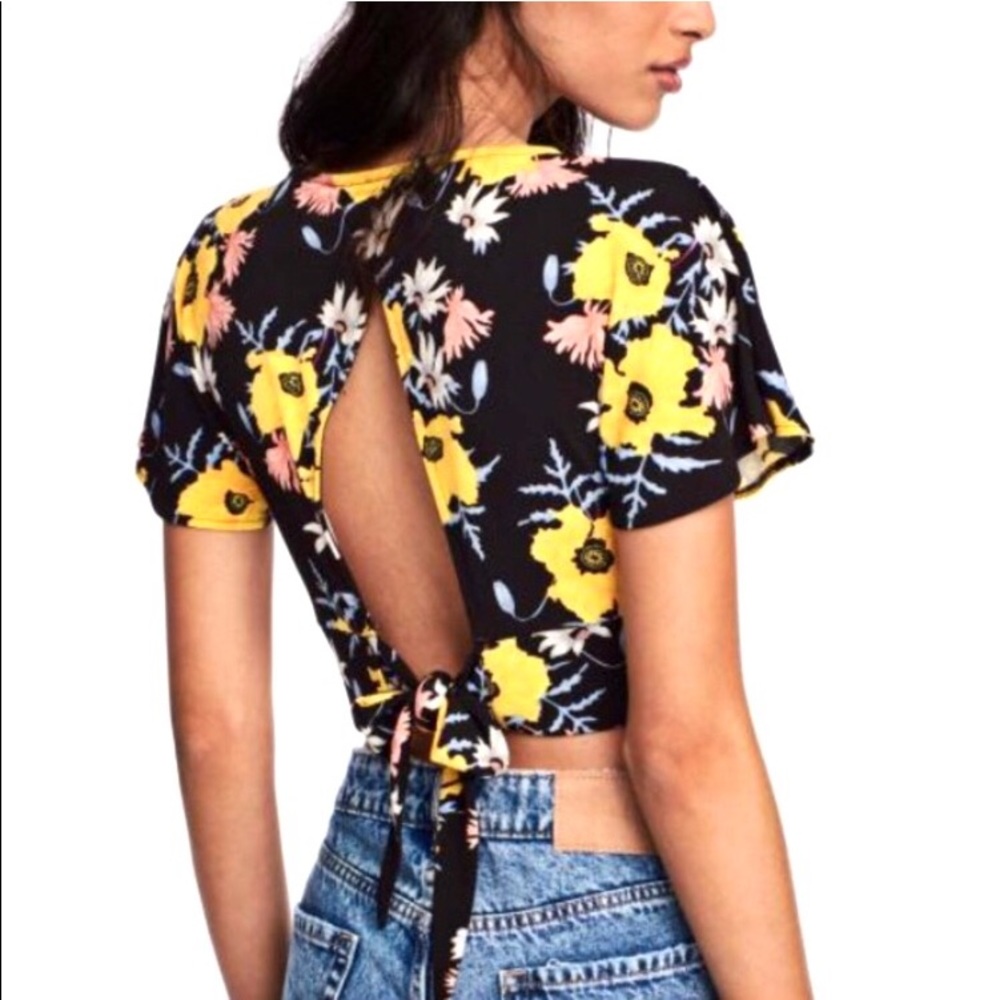 NWT H&M Black Yellow Floral V-neck Short Crop Top - Picture 3 of 5